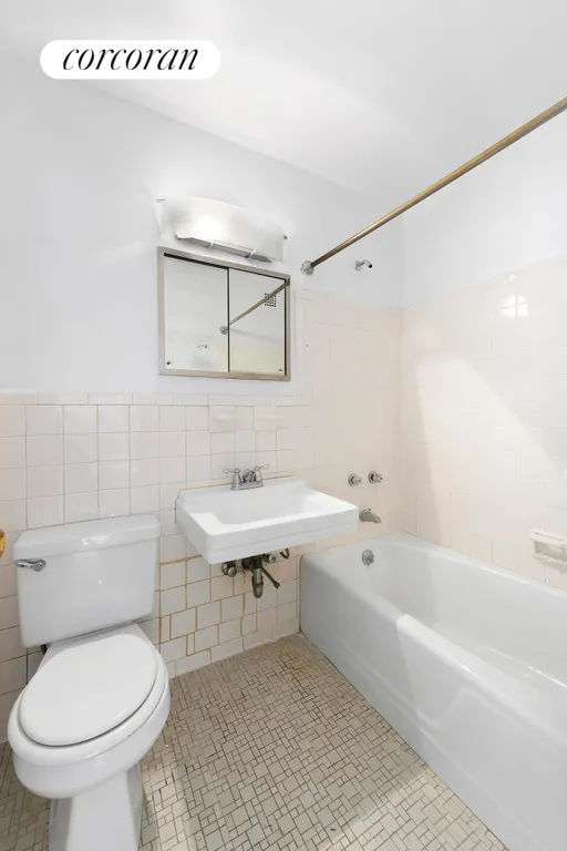 New York City Real Estate | View 15 CHARLES STREET, 2C | Full Bathroom | View 5