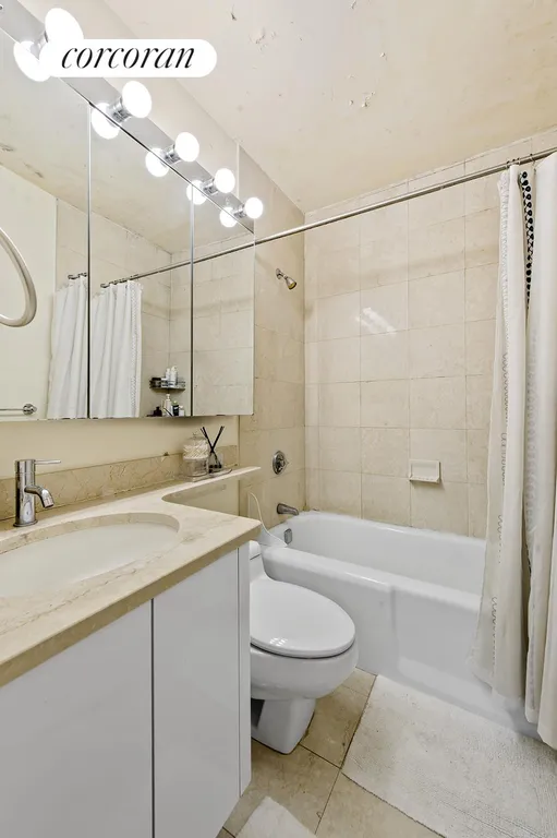 New York City Real Estate | View 250 East 40th Street, 8E | Full Bathroom | View 4