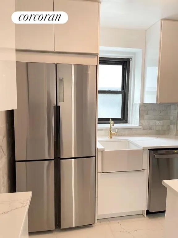 New York City Real Estate | View 220 East 57th Street, 18 F | room 11 | View 12