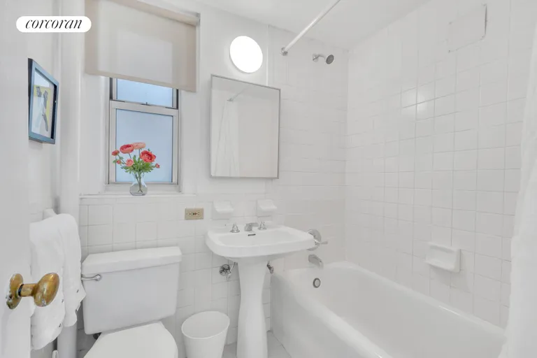 New York City Real Estate | View 333 East 43rd Street, 310 | Primary Bathroom | View 8