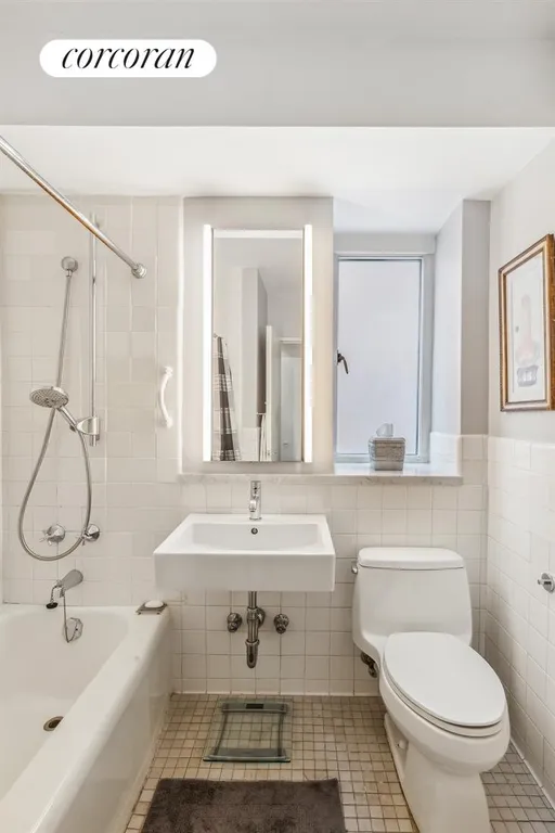 New York City Real Estate | View 135 East 71st Street, 4D | Full Bathroom | View 5