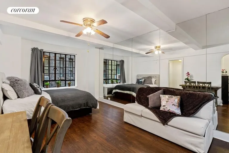 New York City Real Estate | View 140 East 40th Street, 4J | 1 Bath | View 1