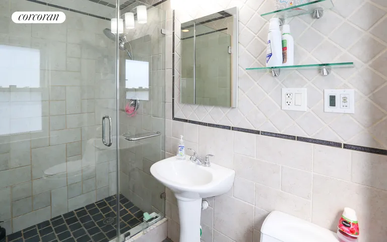 New York City Real Estate | View 41 Ordell Avenue | Full Bathroom | View 7