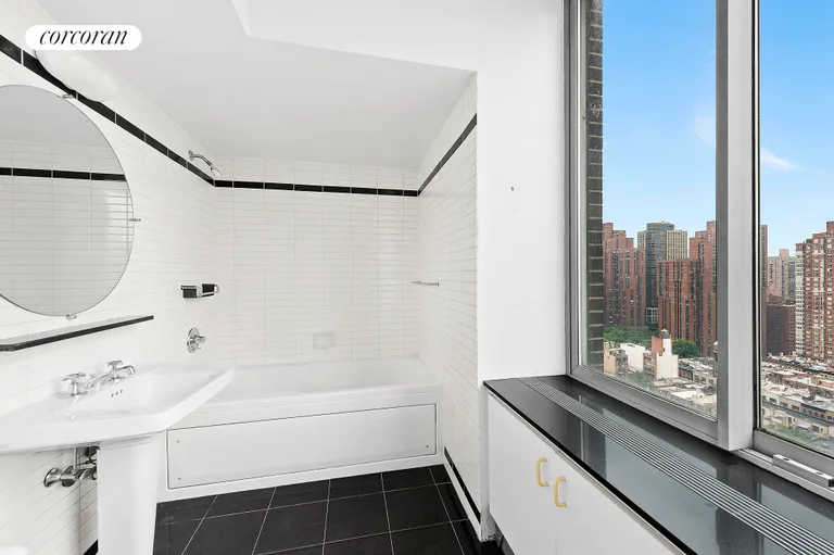 New York City Real Estate | View 360 East 88th Street, 24C | room 4 | View 5