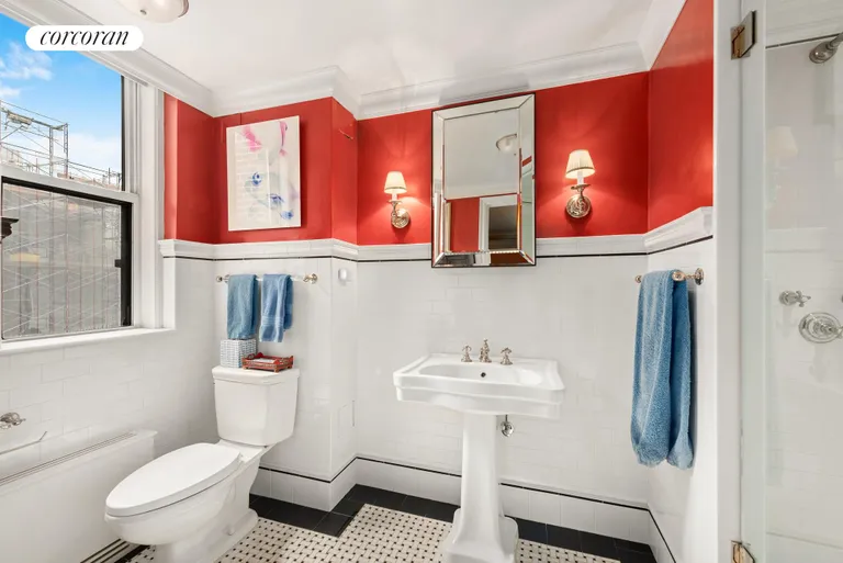 New York City Real Estate | View 47 East 88th Street, 15C | Full Bathroom | View 15