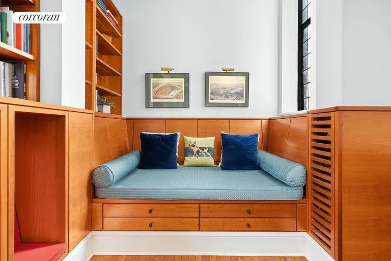 New York City Real Estate | View 33 Perry Street | Cozy Reading Nook | View 9