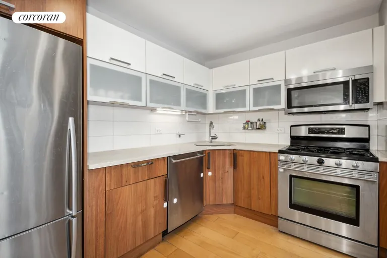 New York City Real Estate | View 343 4th Avenue, 2G | room 13 | View 14