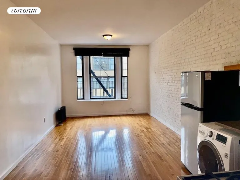 New York City Real Estate | View 323 Schermerhorn Street, 6 | Living Room | View 2