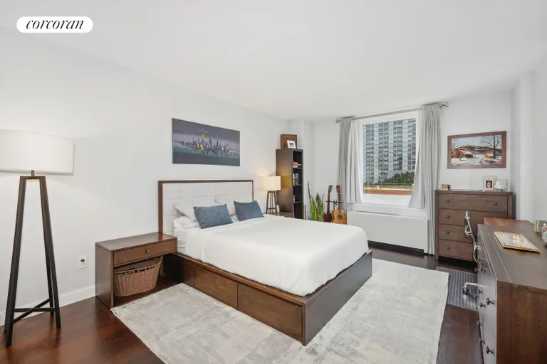 New York City Real Estate | View 333 Rector Place, 810 | Ballroom-sized primary bedroom | View 6