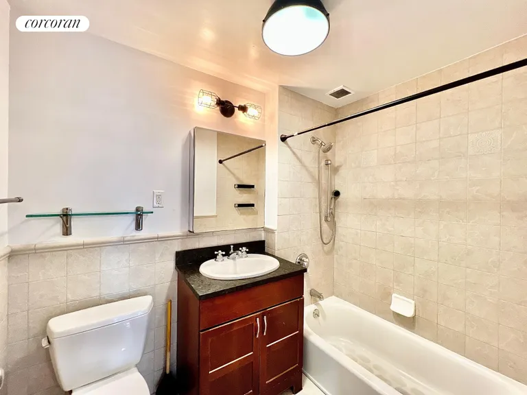 New York City Real Estate | View 93 Rapelye Street, 5G | Full Bathroom | View 9