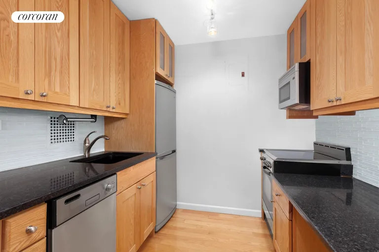 New York City Real Estate | View 16 West 16th Street, 12JN | room 1 | View 2