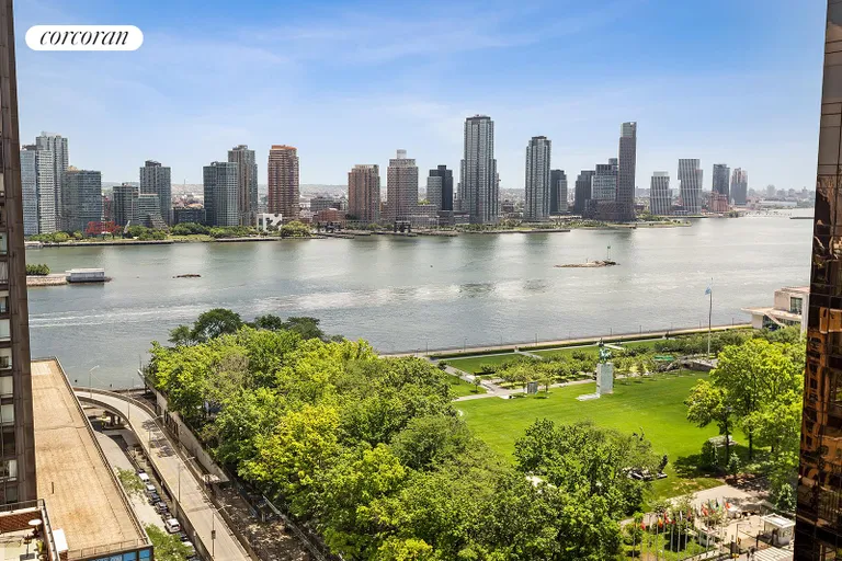 New York City Real Estate | View 100 United Nations Plaza, 23A | Panoramic East River views | View 13
