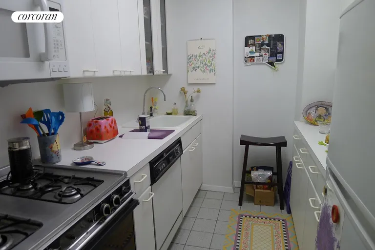 New York City Real Estate | View 400 Central Park West, 8T | Full-sized separate KITCHEN | View 4