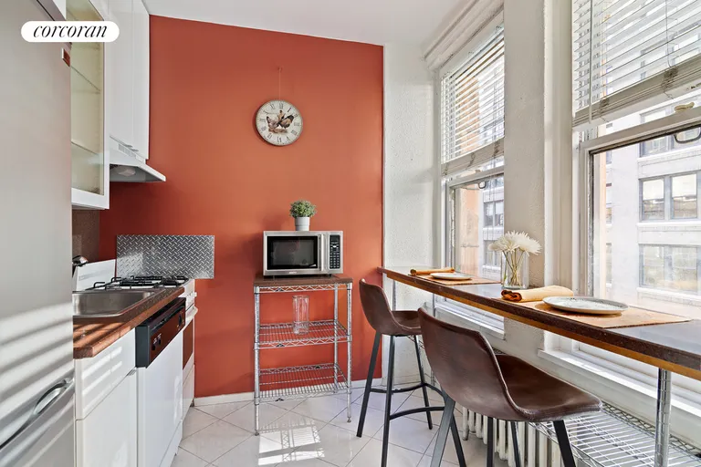 New York City Real Estate | View 4 Lexington Avenue, 7N | Kitchen | View 3