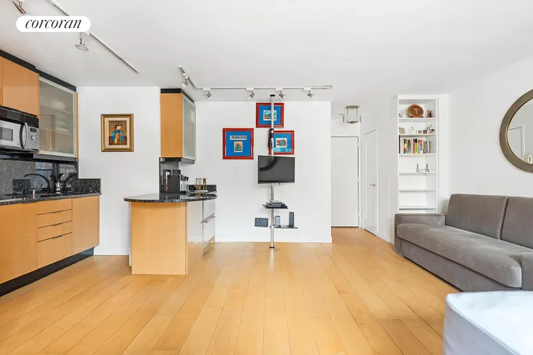 New York City Real Estate | View 233 East 69th Street, 10F | room 1 | View 2