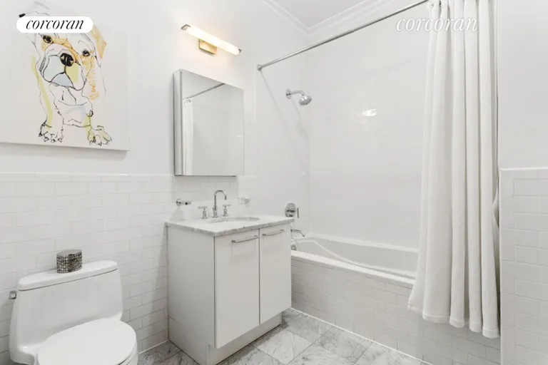 New York City Real Estate | View 121 West 19th Street, 5A | Full Bathroom | View 6