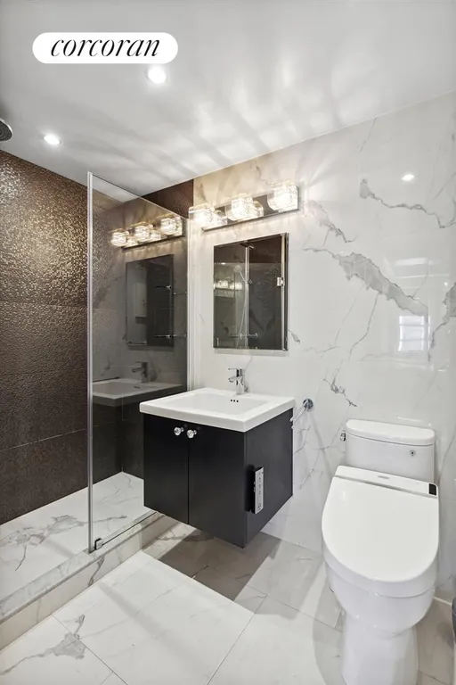 New York City Real Estate | View 220 Madison Avenue, 10E | Full Bathroom | View 10