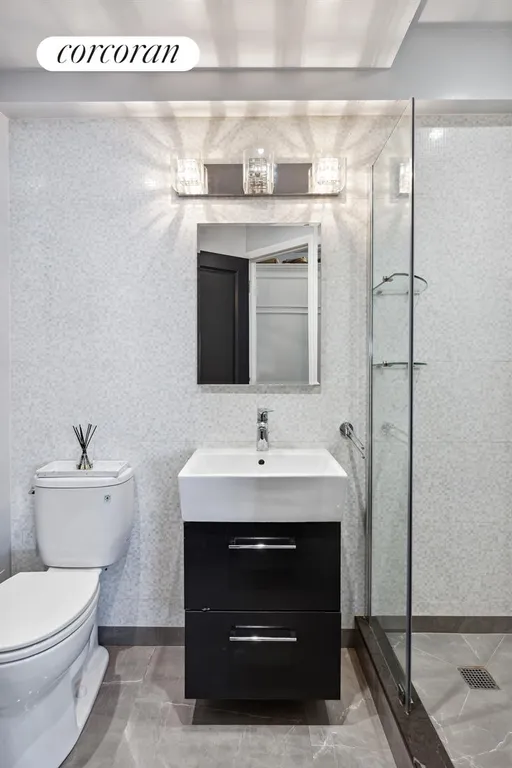 New York City Real Estate | View 220 Madison Avenue, 10E | Full Bathroom | View 9