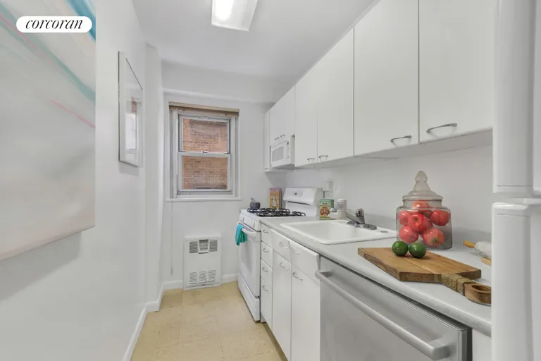New York City Real Estate | View 175 West 12th Street, 6J | Kitchen | View 6