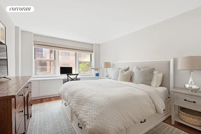 New York City Real Estate | View 39 Gramercy Park North, 6D | room 2 | View 3