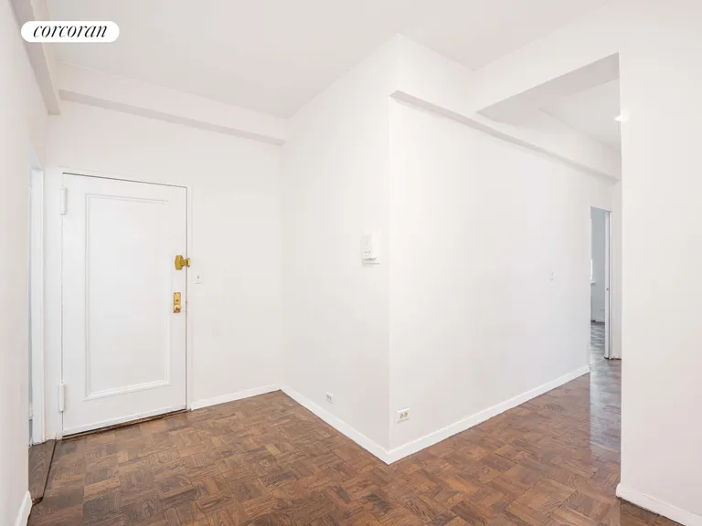 New York City Real Estate | View 4 East 89th Street, 1C | Entry Foyer | View 2