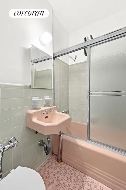 New York City Real Estate | View 11 Charlton Street, 2A | Full Bathroom | View 4