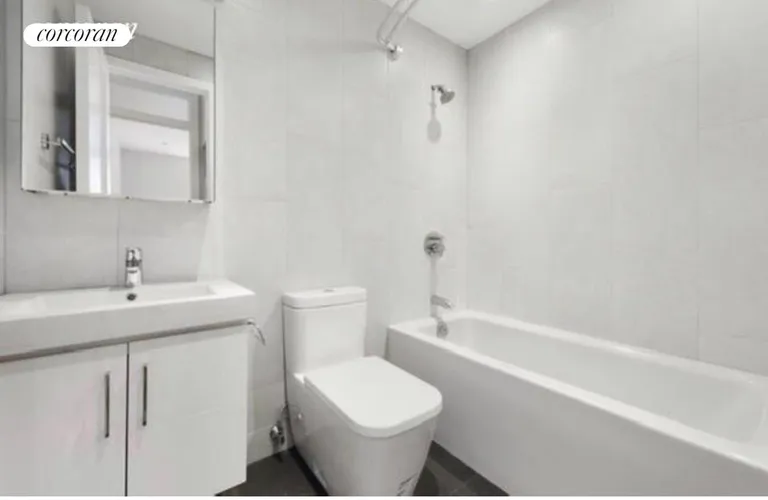 New York City Real Estate | View 127 St Felix Street, 4 | Full Bathroom | View 8