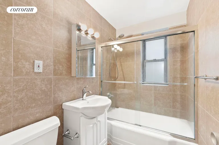 New York City Real Estate | View 420 East 55th Street, 7F | Full Bathroom | View 5