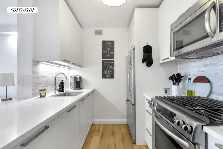New York City Real Estate | View 200 East 94th Street, 2112 | Kitchen | View 3