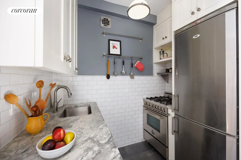 New York City Real Estate | View 405 West 23rd Street, 11D | room 2 | View 3