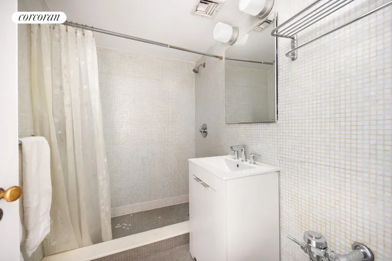 New York City Real Estate | View 405 West 23rd Street, 11D | room 3 | View 4
