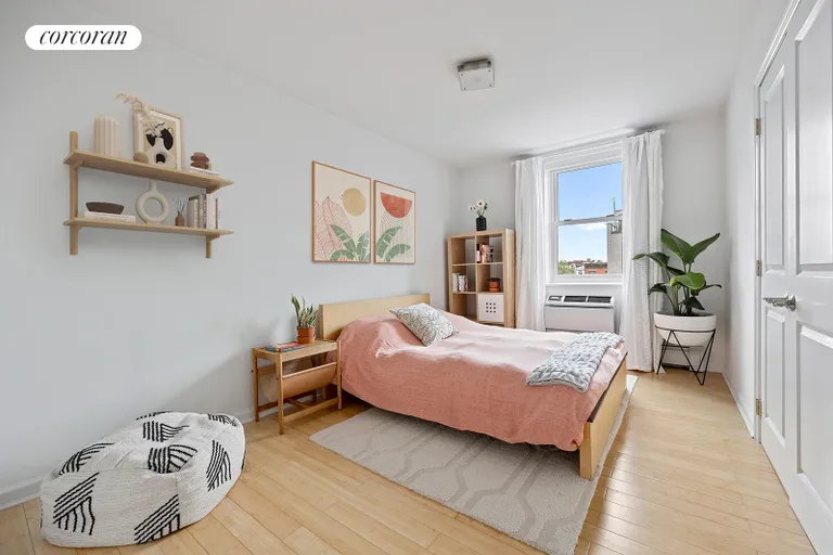 New York City Real Estate | View 156 Sackett Street, 5C | Bedroom | View 4