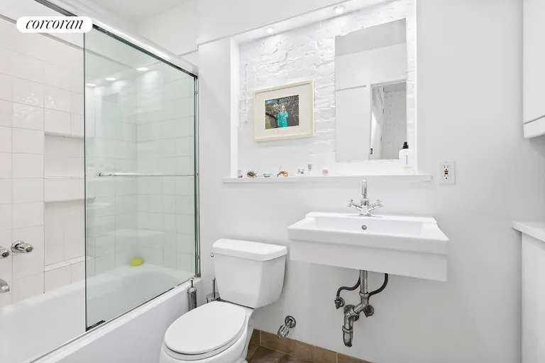 New York City Real Estate | View 256 West 21st Street, 1B | Full Bathroom | View 5