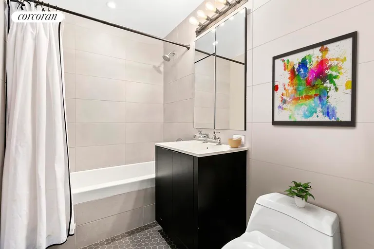 New York City Real Estate | View 540 West 28th Street, 6F | Full Bathroom | View 4