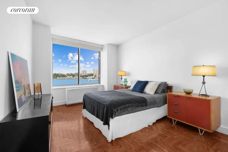 New York City Real Estate | View 200 Riverside Boulevard, 8L | room 3 | View 4
