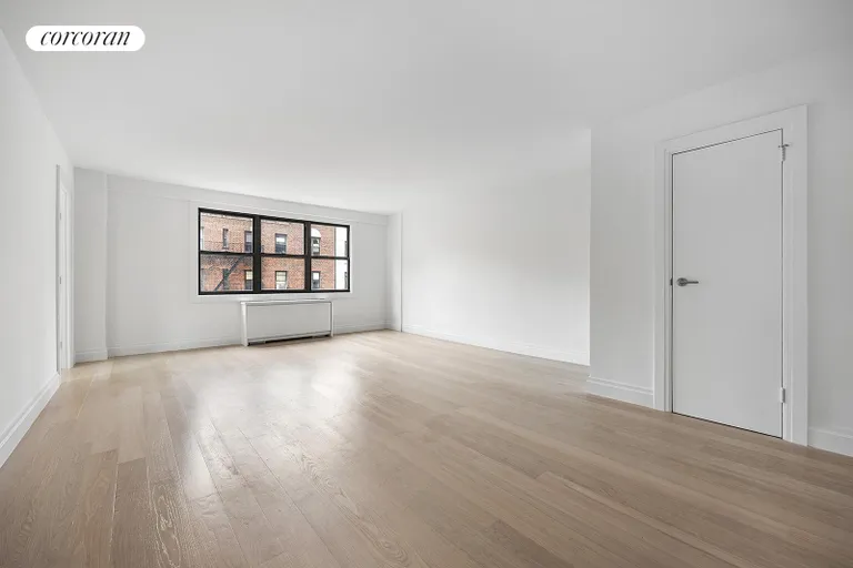New York City Real Estate | View 201 East 28th Street, 6E | 2 Beds, 1 Bath | View 1