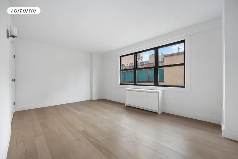 New York City Real Estate | View 201 East 28th Street, 6E | Bedroom | View 3