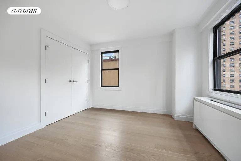 New York City Real Estate | View 201 East 28th Street, 6E | Bedroom | View 4