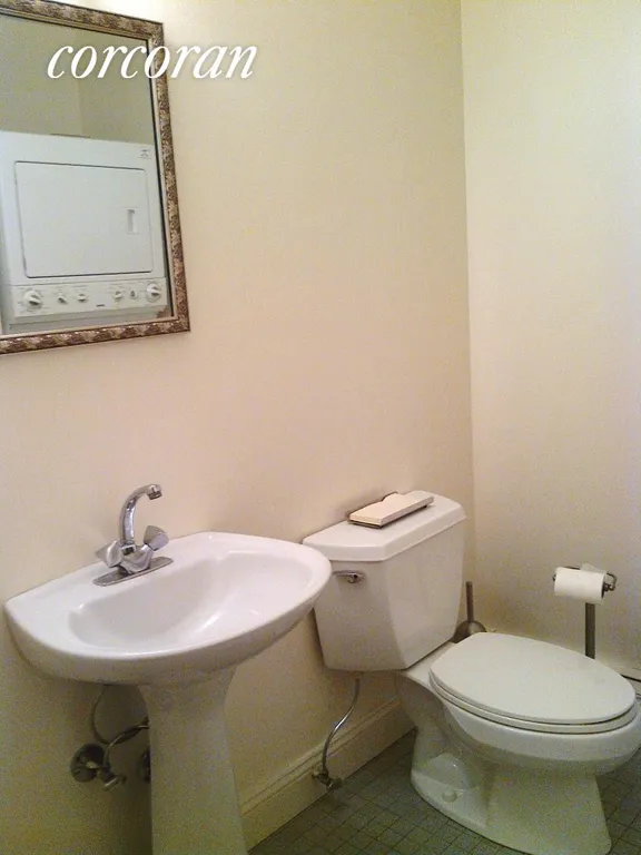 New York City Real Estate | View 112 Hudson Street, 4 | Second Bathroom with washer/dryer | View 6