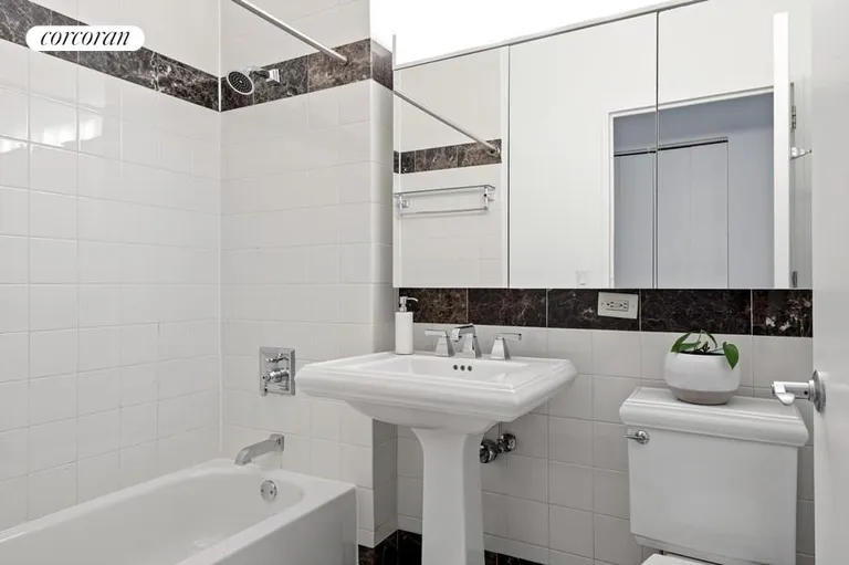 New York City Real Estate | View 455 Main Street, 1C | Primary Bathroom | View 9