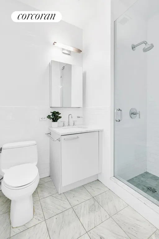 New York City Real Estate | View 121 West 19th Street, 5E | Full Bathroom | View 7