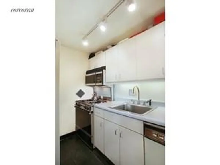 New York City Real Estate | View 43 West 61st Street, 11A | room 3 | View 4