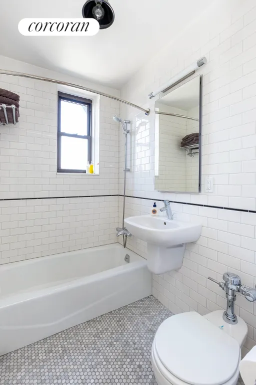 New York City Real Estate | View 192 East 8th Street, 3B | Full Bathroom | View 8