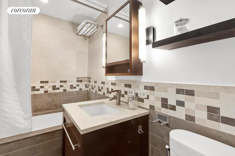 New York City Real Estate | View 101 West 24th Street, 3D | Full Bathroom | View 5