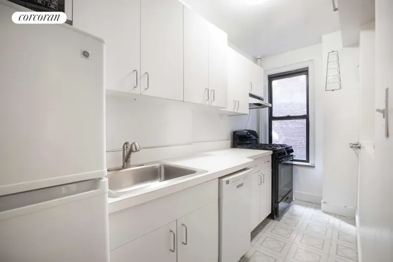 New York City Real Estate | View 319 East 50th Street, 9K | room 3 | View 4