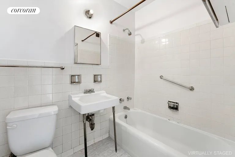 New York City Real Estate | View 392 Central Park West, 20B | Full Bathroom | View 11