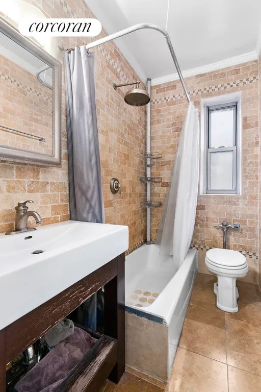 New York City Real Estate | View 210 West 19th Street, 5B | Bathroom | View 4