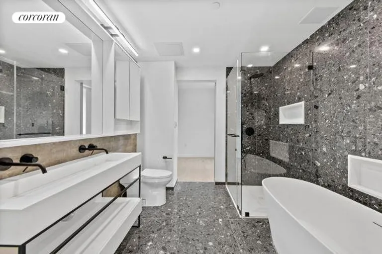 New York City Real Estate | View 181 East 101st Street, 703 | Full Bathroom | View 5