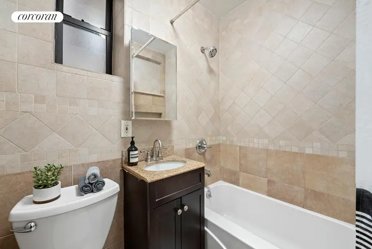 New York City Real Estate | View 133 East 30th Street, 1A | Full Bathroom | View 6