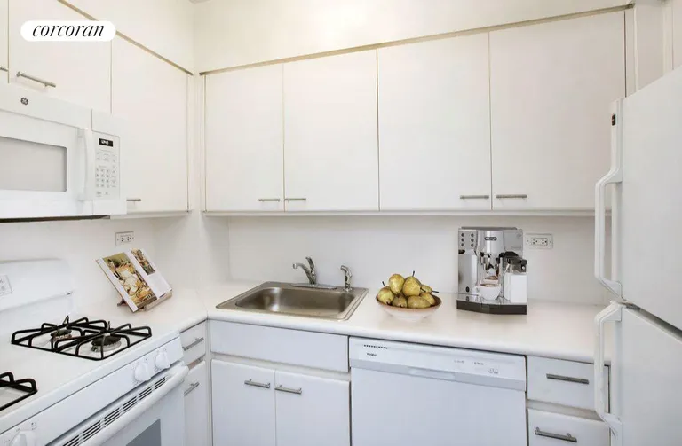 New York City Real Estate | View 301 East 66th Street, 5N | 1 Bed, 1 Bath | View 1